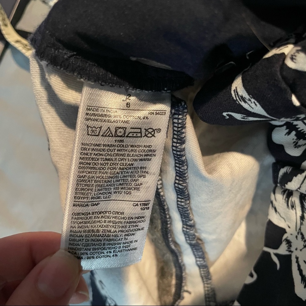 Gap navy and white floral skinny ankle pants - Picture 9 of 9